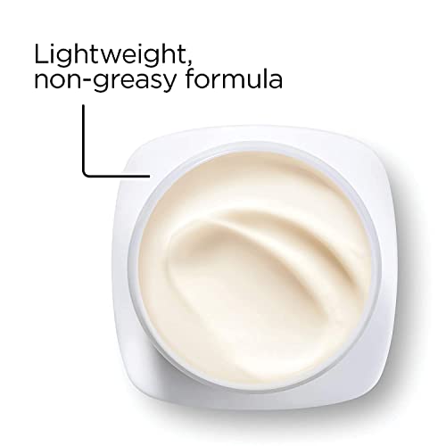 L'Oréal Paris Pro-Retinol + Centella Asiatica Fragrance-Free Day Cream, Moisturizer for Face, Revitalift, Fights look of wrinkles, Firms Skin, Resist look of Signs of Aging, Skincare - 50 ml